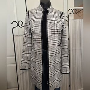 White Black Houndstooth Car Coat!